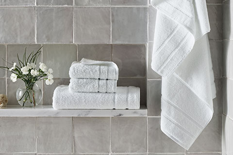 https://www.shopfourpoints.com/images/products/thmb/four-points-towel-set-FP-320-TOWELSET-01-WHITE-4PC_thmb.jpg