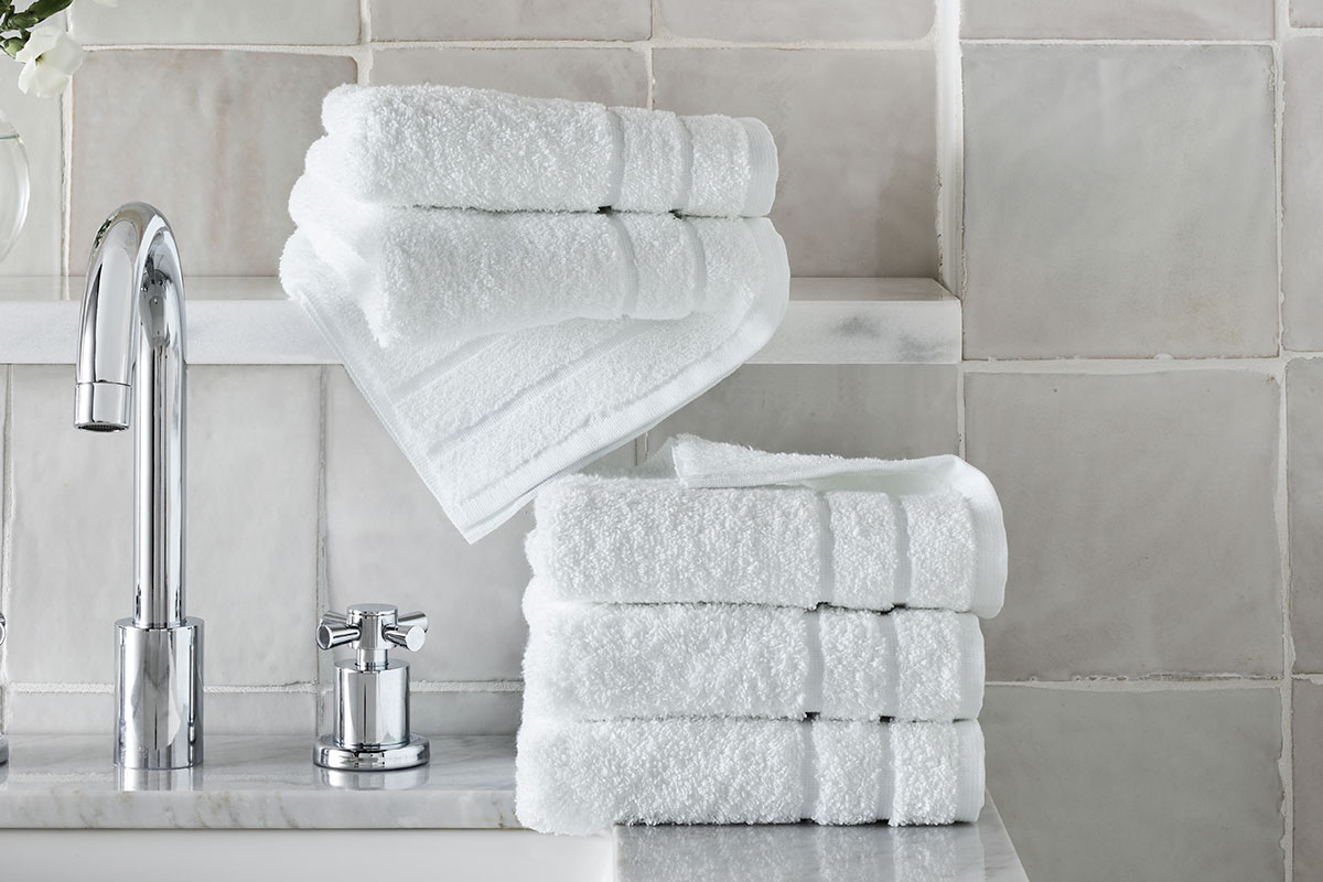 https://www.shopfourpoints.com/images/products/xlrg/four-points-hand-towel-FP-320-HAND-CAMBORDER-WHITE_xlrg.jpg